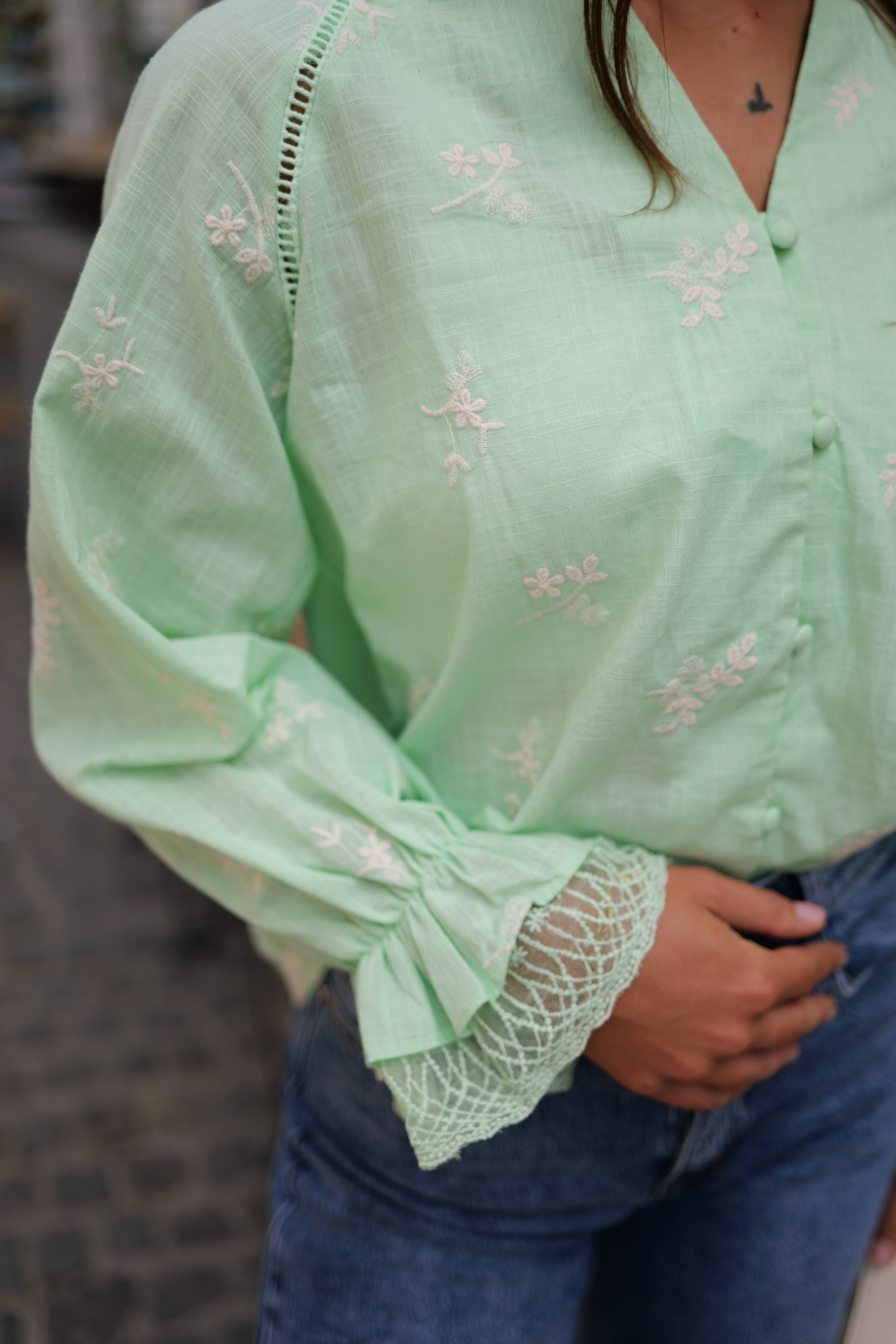 Chemise broderies fleurs
