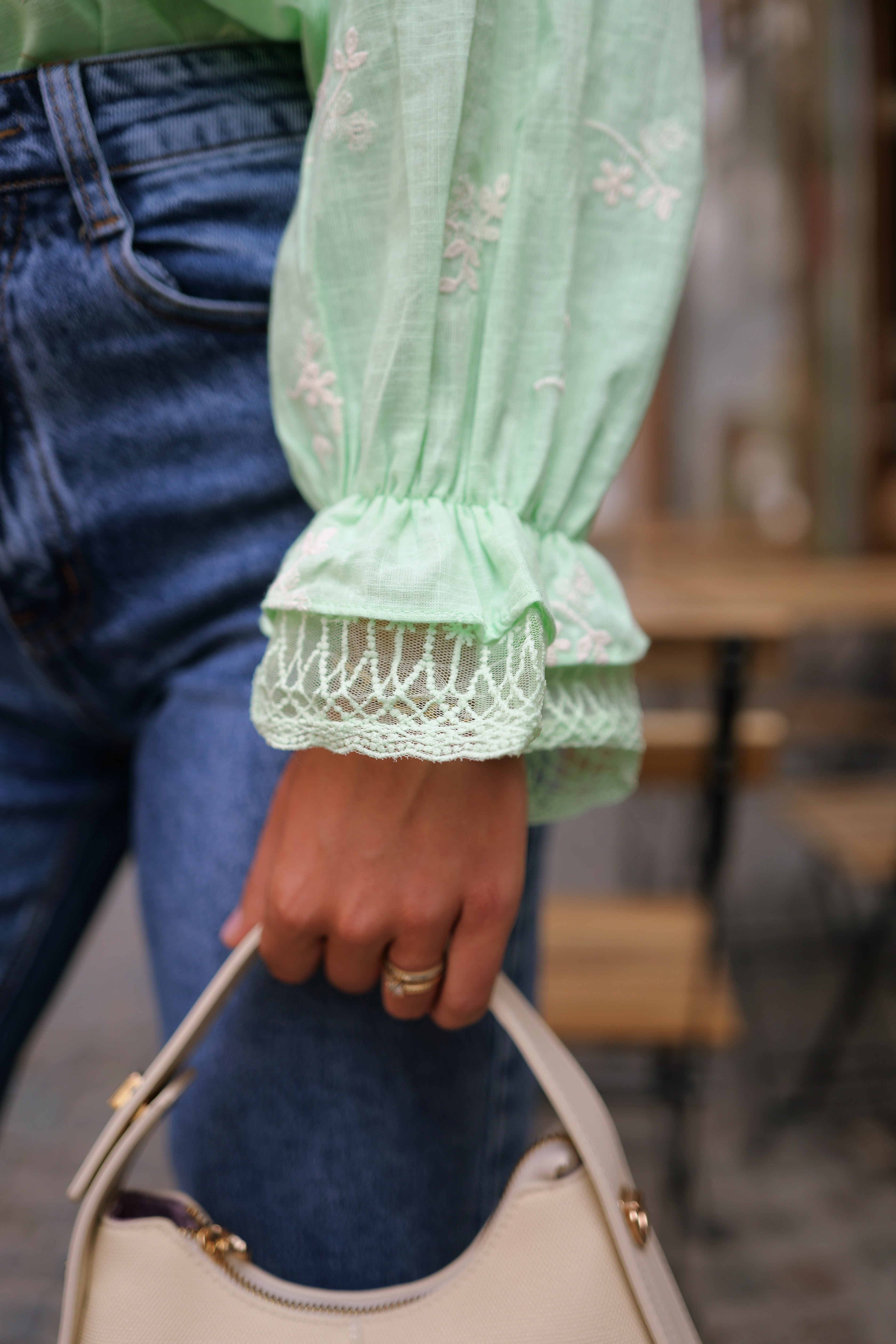 Chemise broderies fleurs