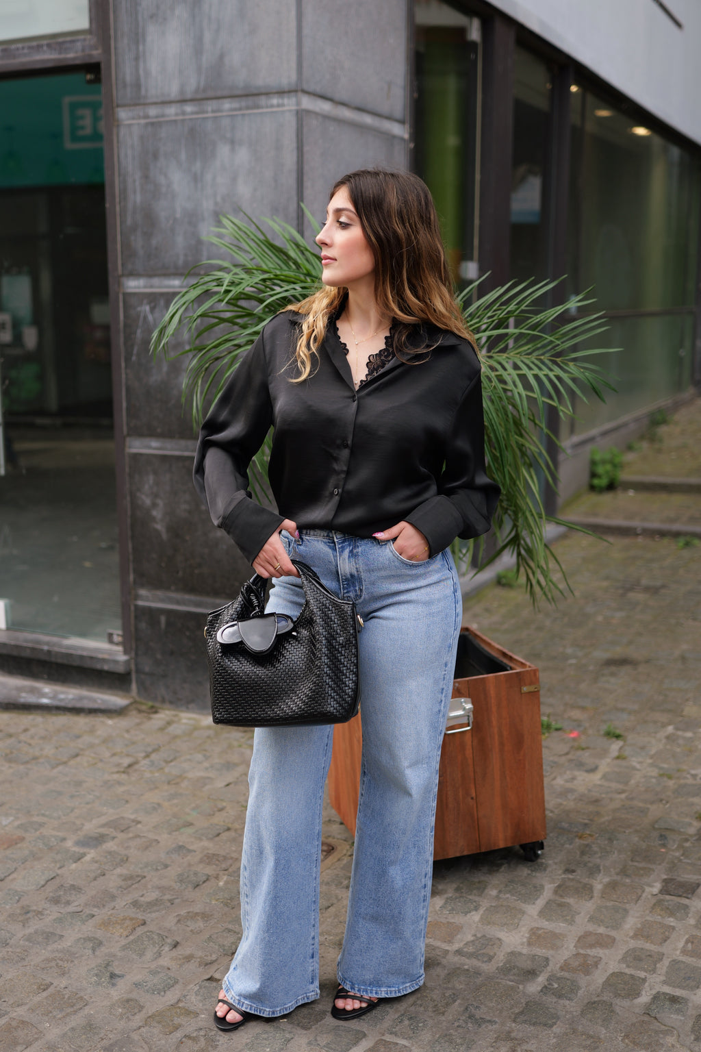 Chemise satinée & ton dentelle