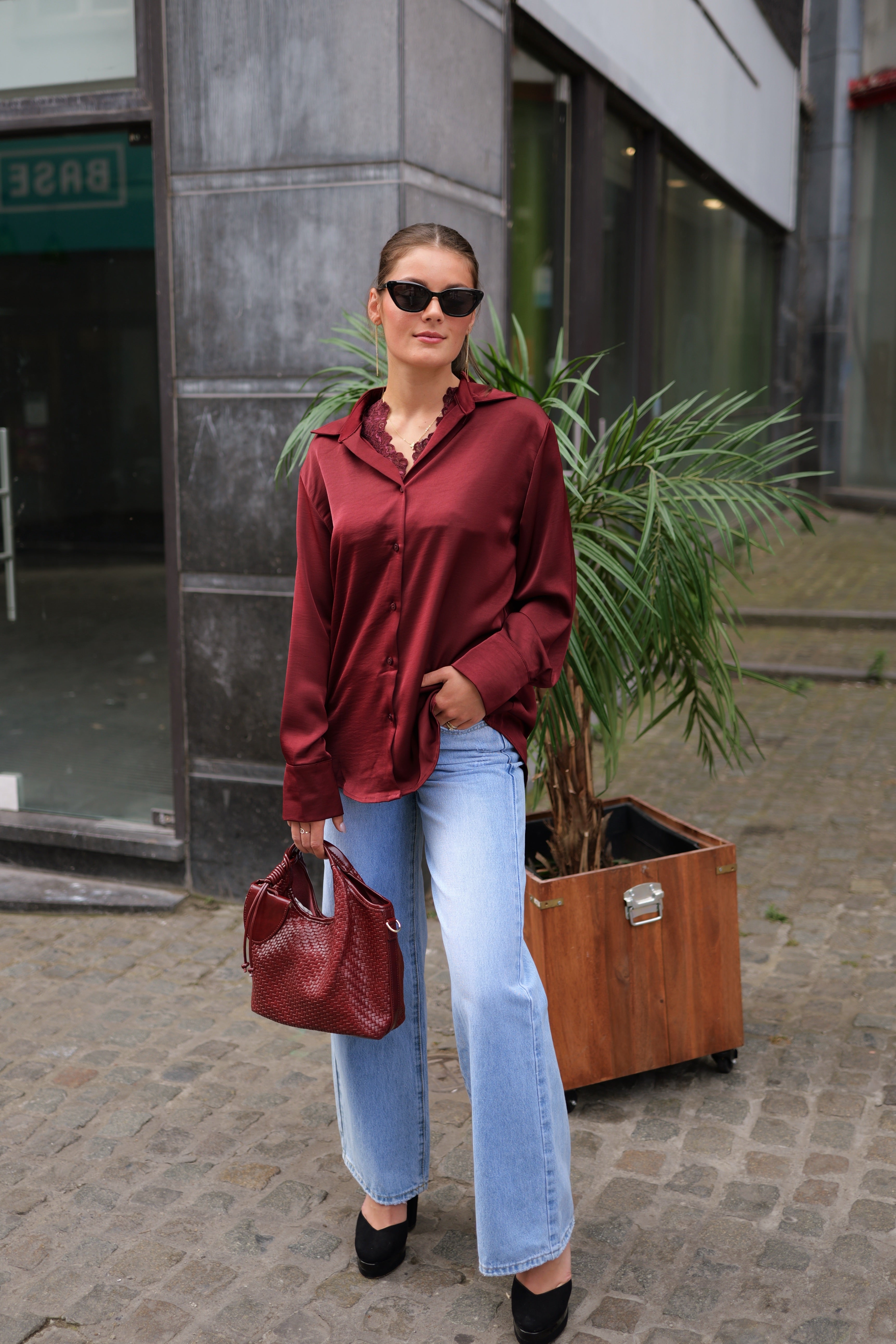 Chemise satinée & ton dentelle