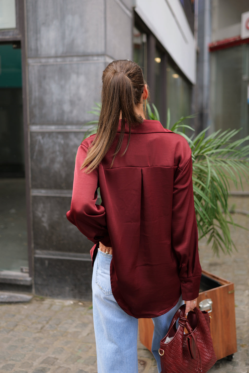 Chemise satinée & ton dentelle