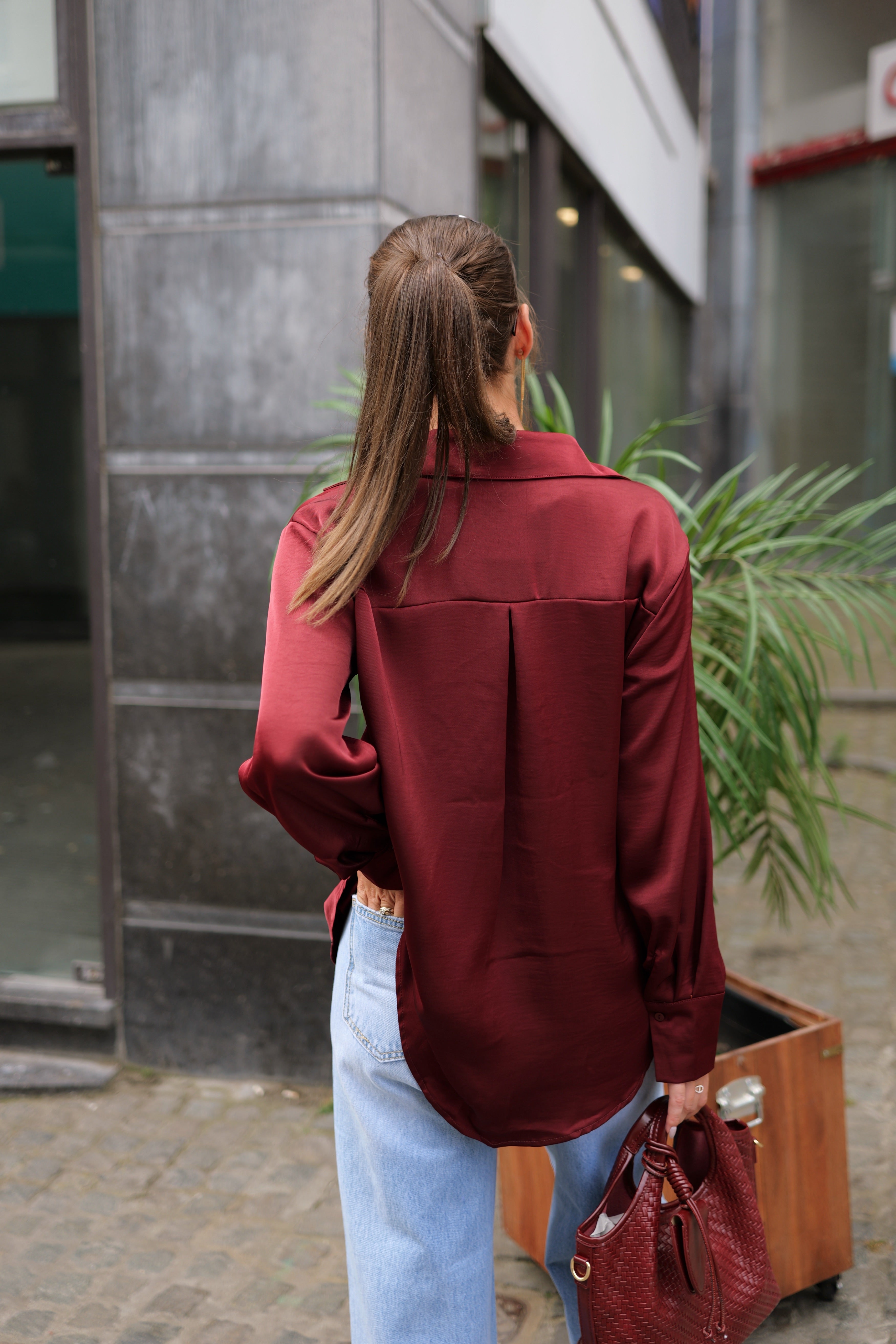 Chemise satinée & ton dentelle