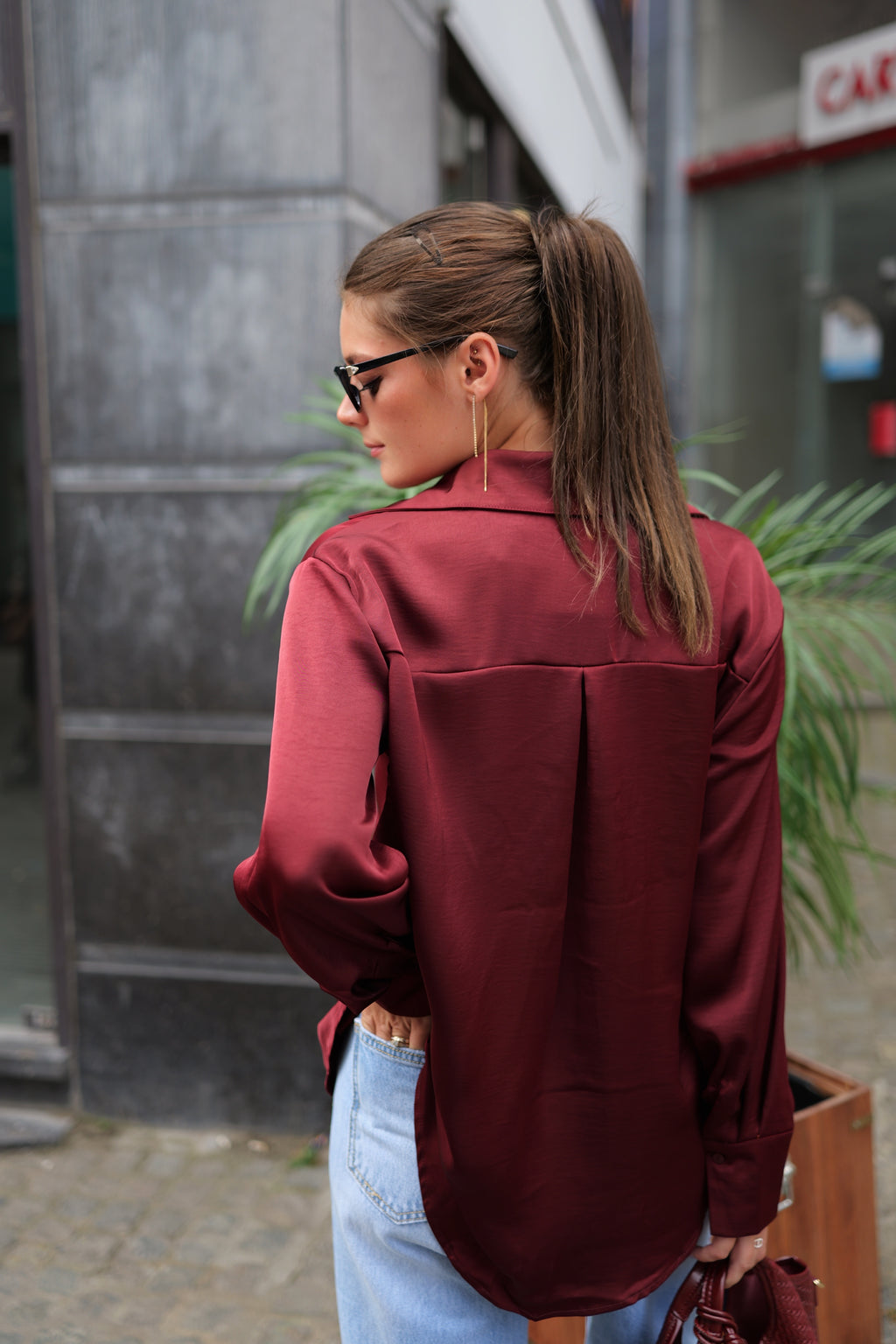 Chemise satinée & ton dentelle