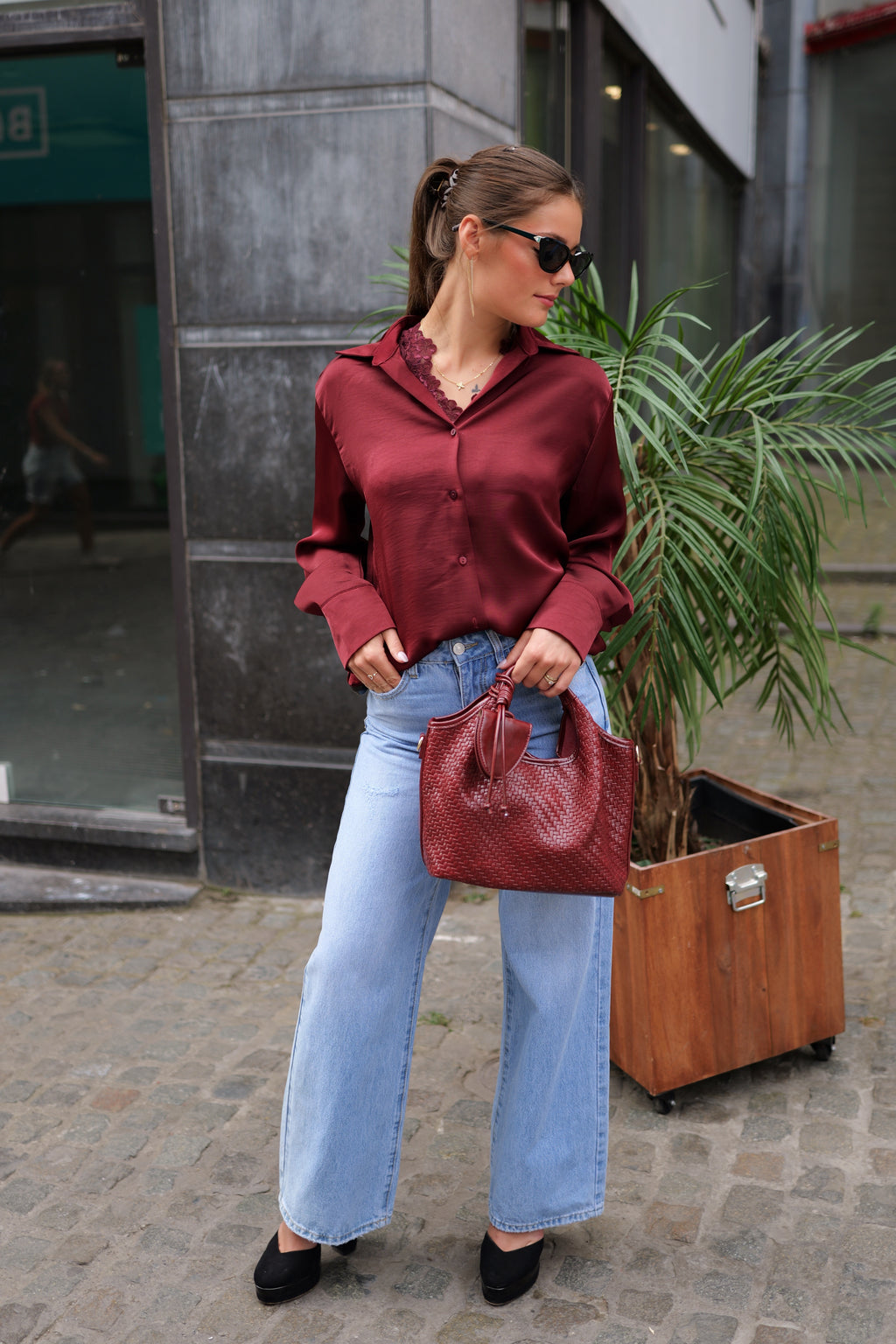 Chemise satinée & ton dentelle