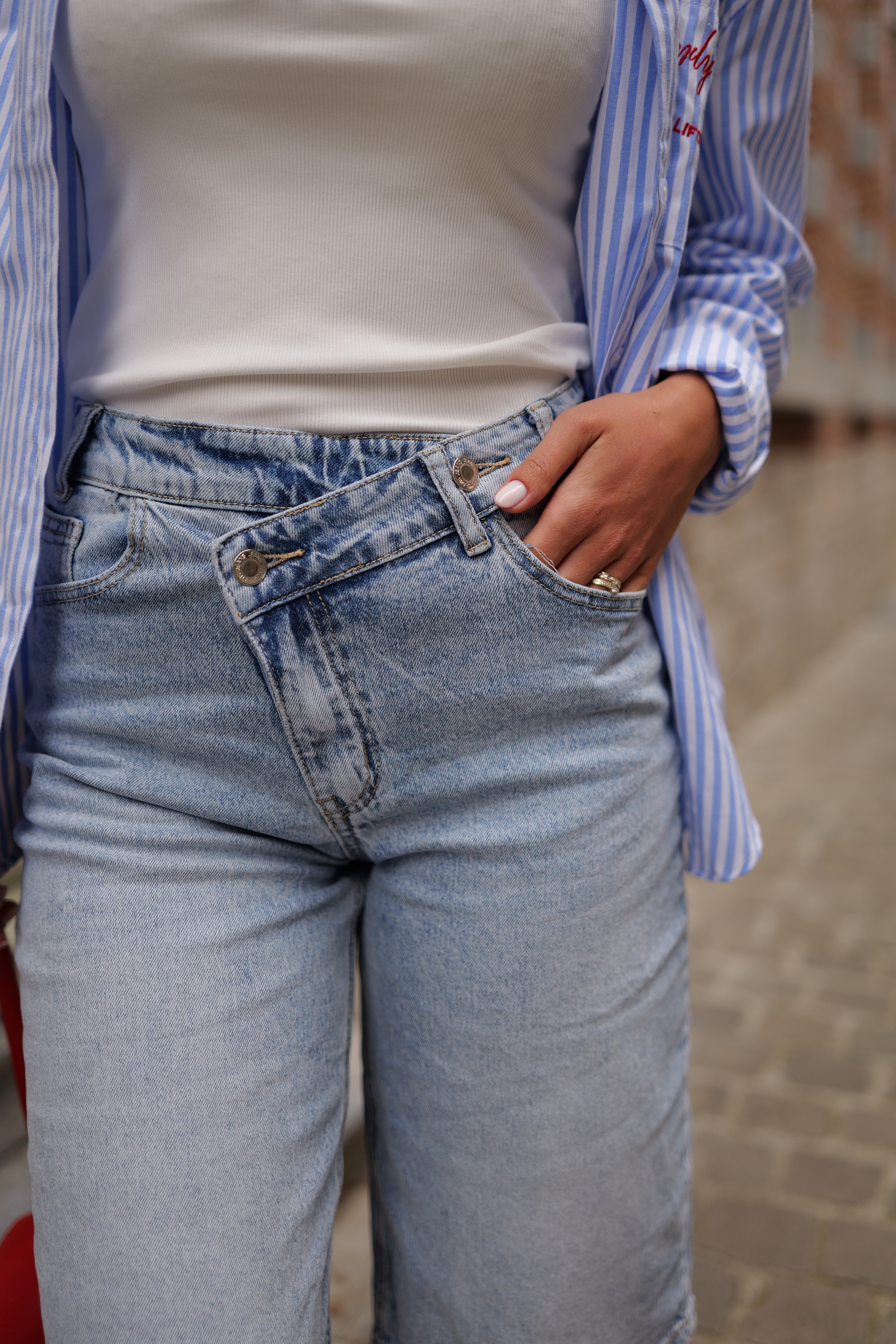 Bermuda bouton asymétrique