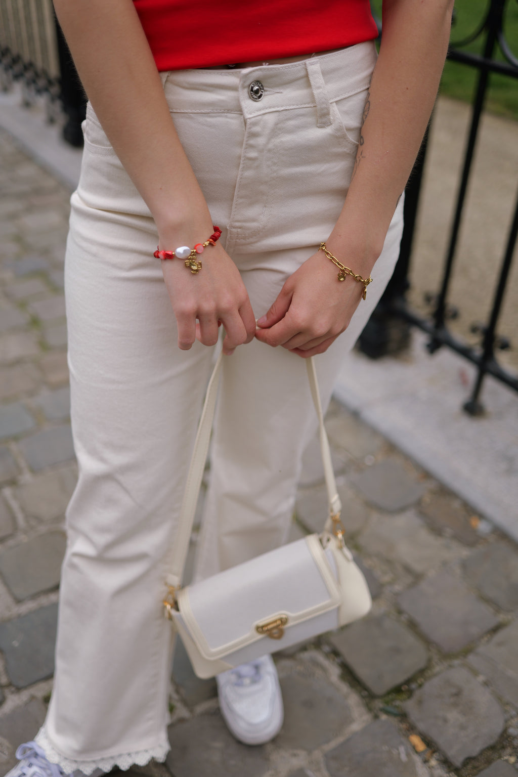 Jean beige bord dentelle