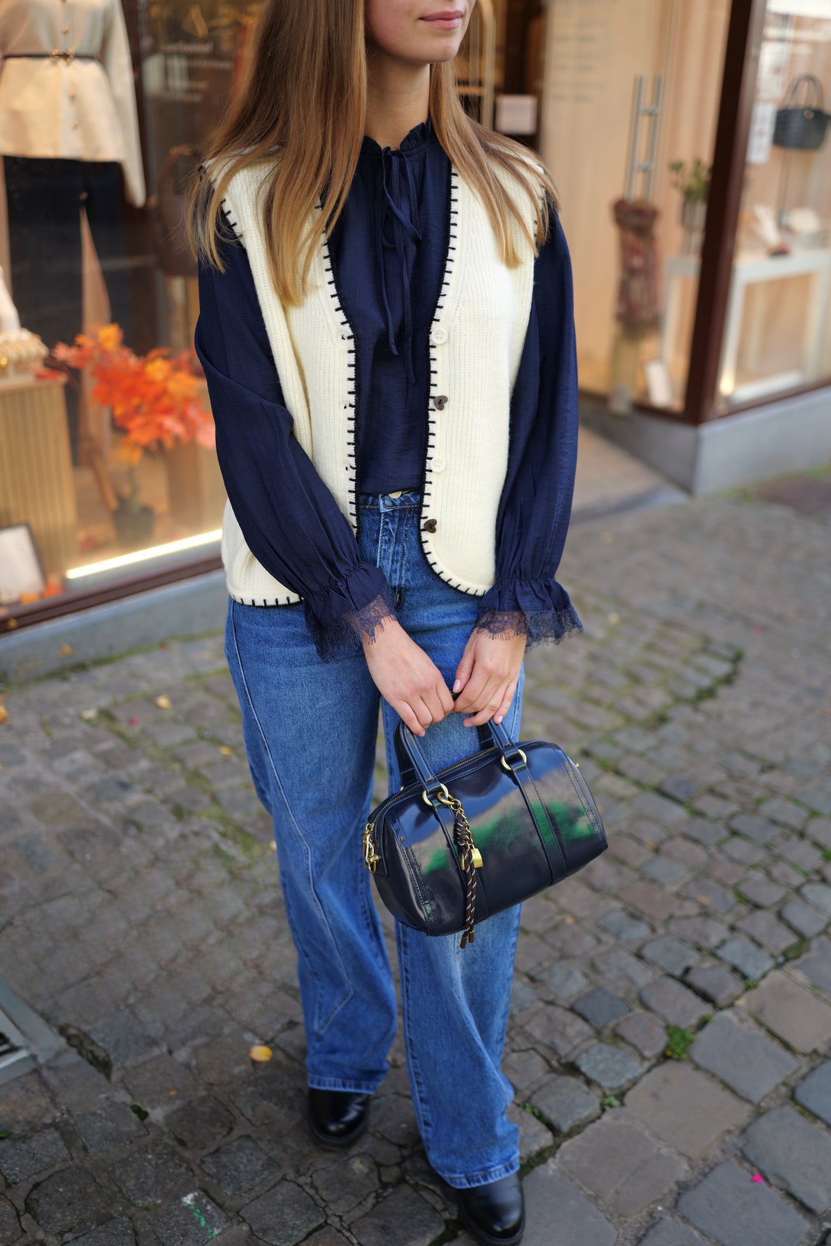 Jean large a coutures