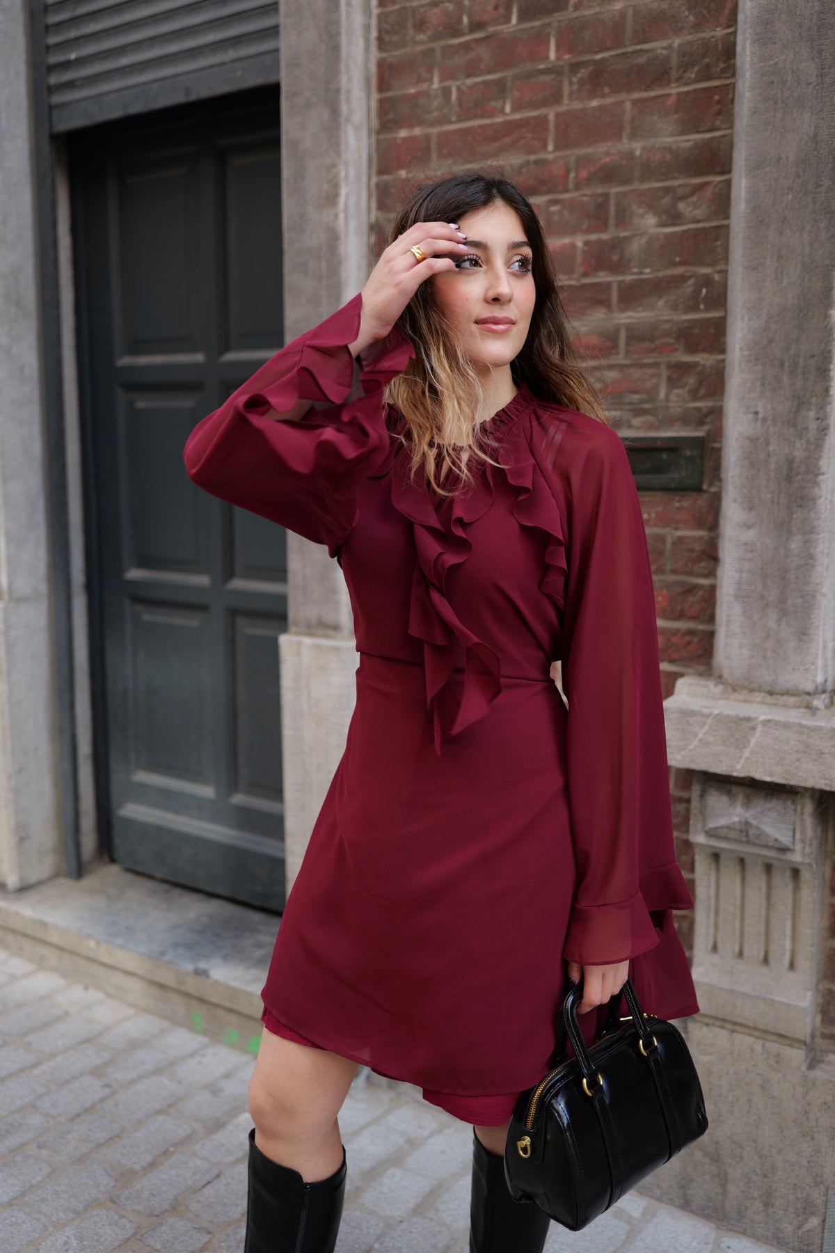 Robe à volant prune