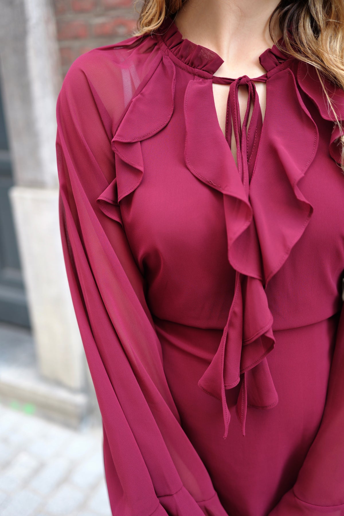 Robe à volant prune